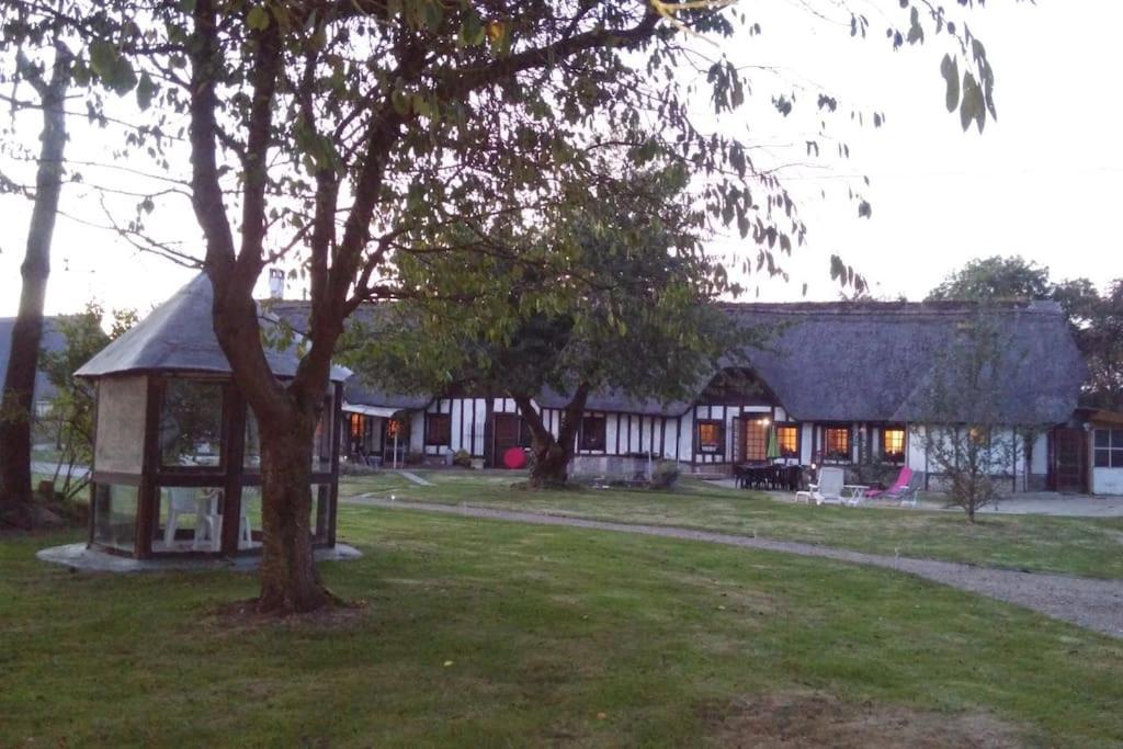 Ferienwohnung La Tourelle De La Chaumiere Goupil-Othon Exterior foto