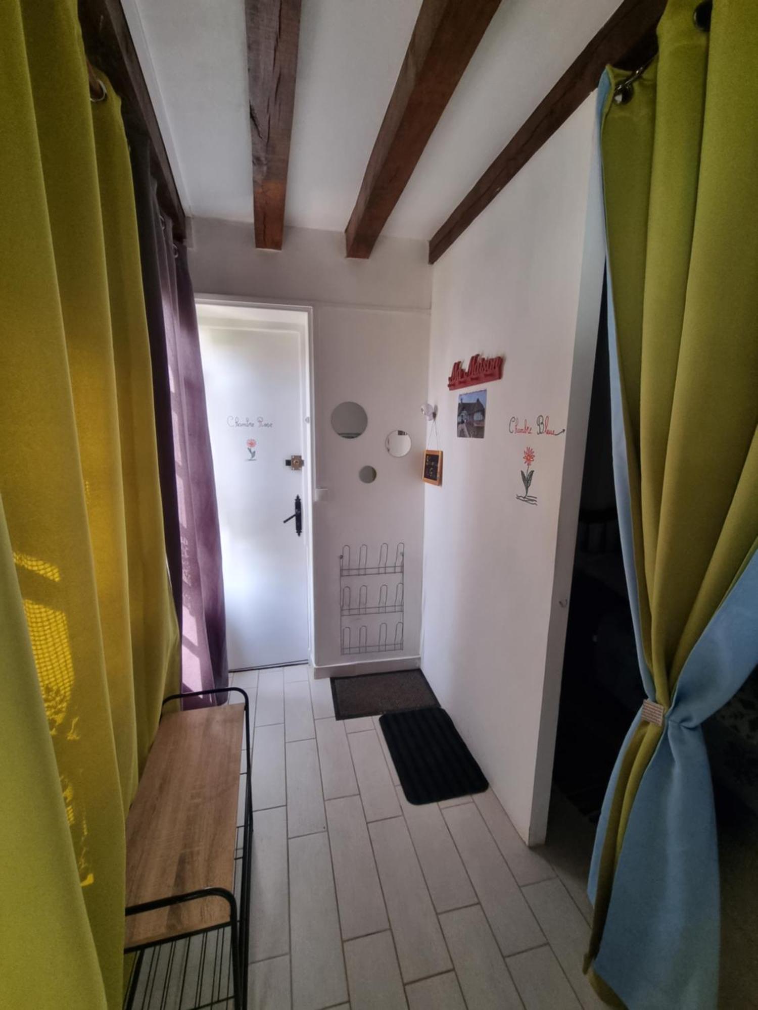 Ferienwohnung La Tourelle De La Chaumiere Goupil-Othon Exterior foto